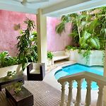 By Calamari Homes-Plaza Bolivar Penthouse Sea View