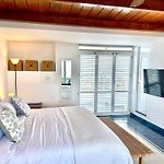 By Calamari Homes-Plaza Bolivar Penthouse Sea View