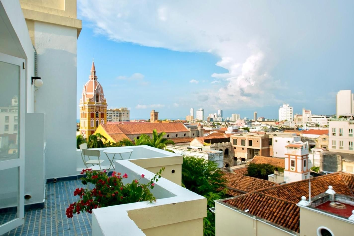 By Calamari Homes-plaza Bolivar Penthouse Sea View *