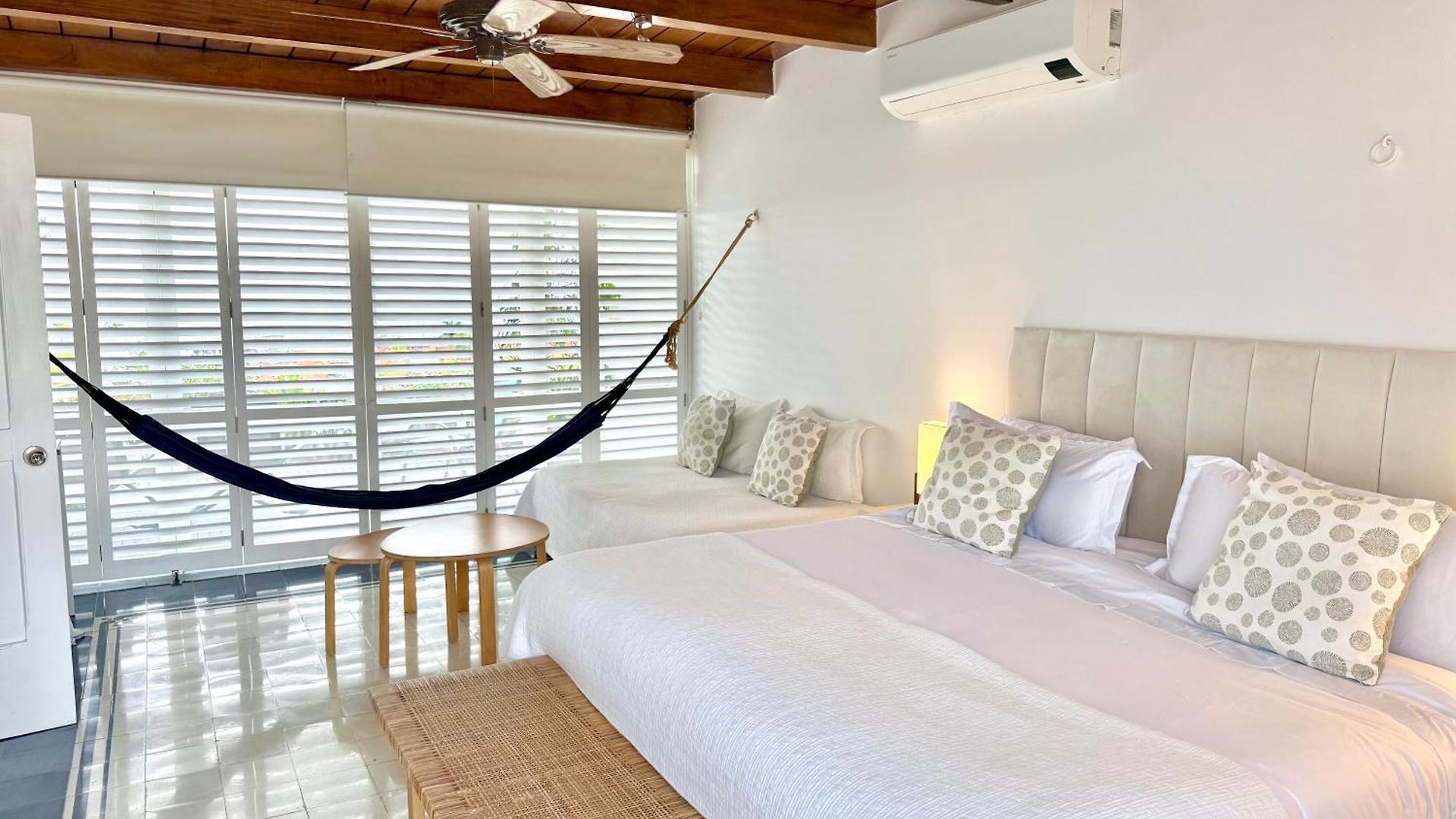 By Calamari Homes-plaza Bolivar Penthouse Sea View Apartamento