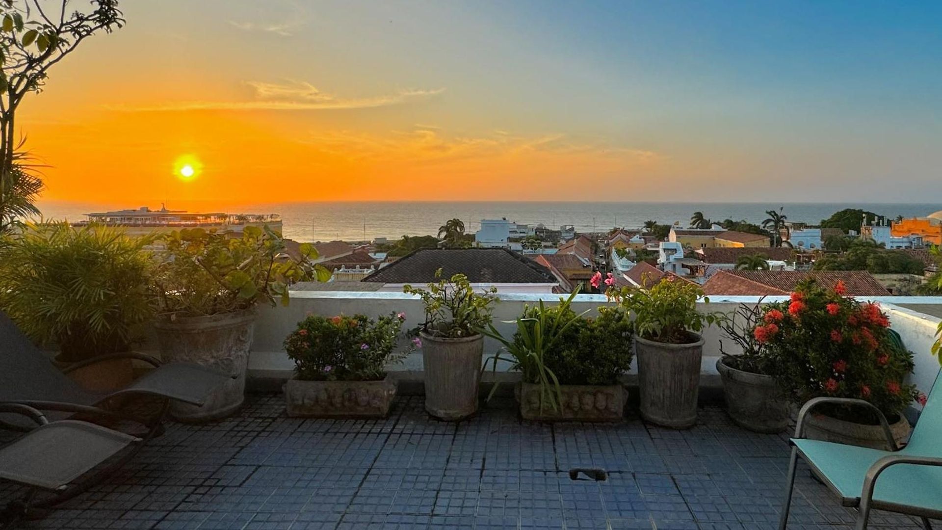 By Calamari Homes-plaza Bolivar Penthouse Sea View