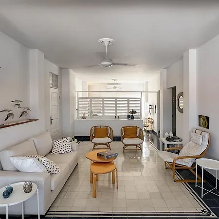 By Calamari Homes-plaza Bolivar Penthouse Sea View Apartamento