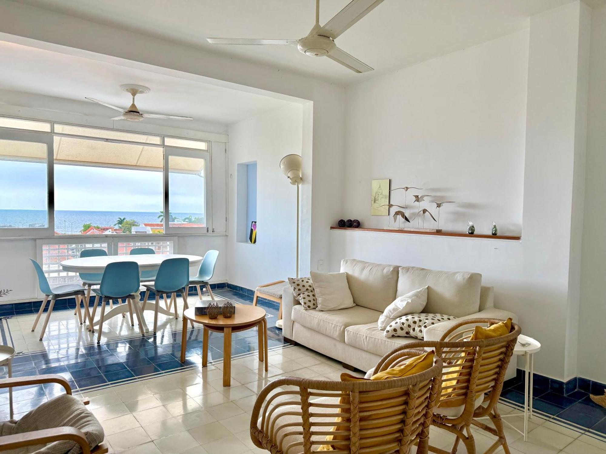By Calamari Homes-plaza Bolivar Penthouse Sea View Apartamento