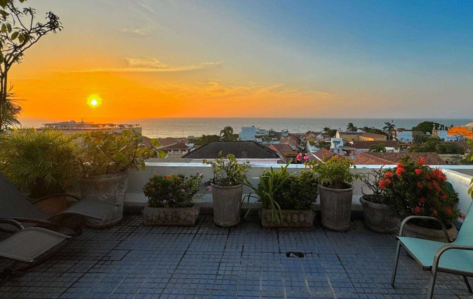 By Calamari Homes-plaza Bolivar Penthouse Sea View
